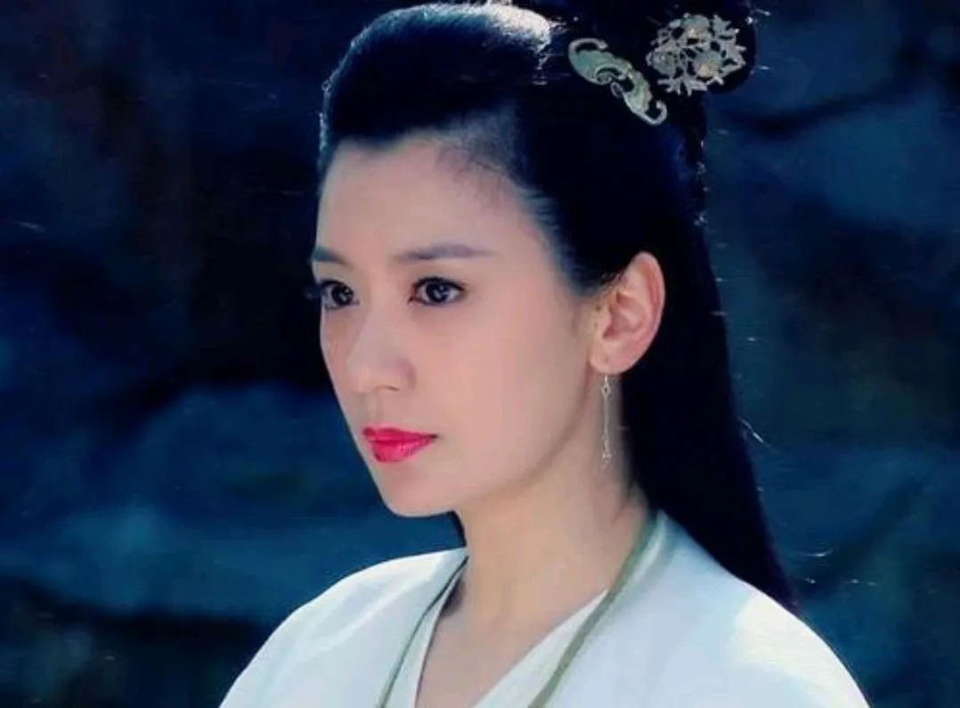 皇妃李秋水,年过半百,为何能迷住西夏皇帝?除了美和魅,还有一绝技