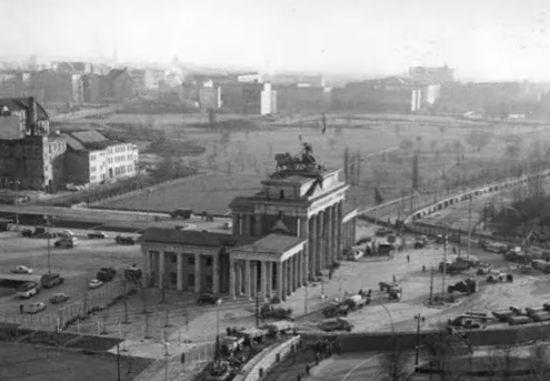 冷战时期西柏林经济基础结构