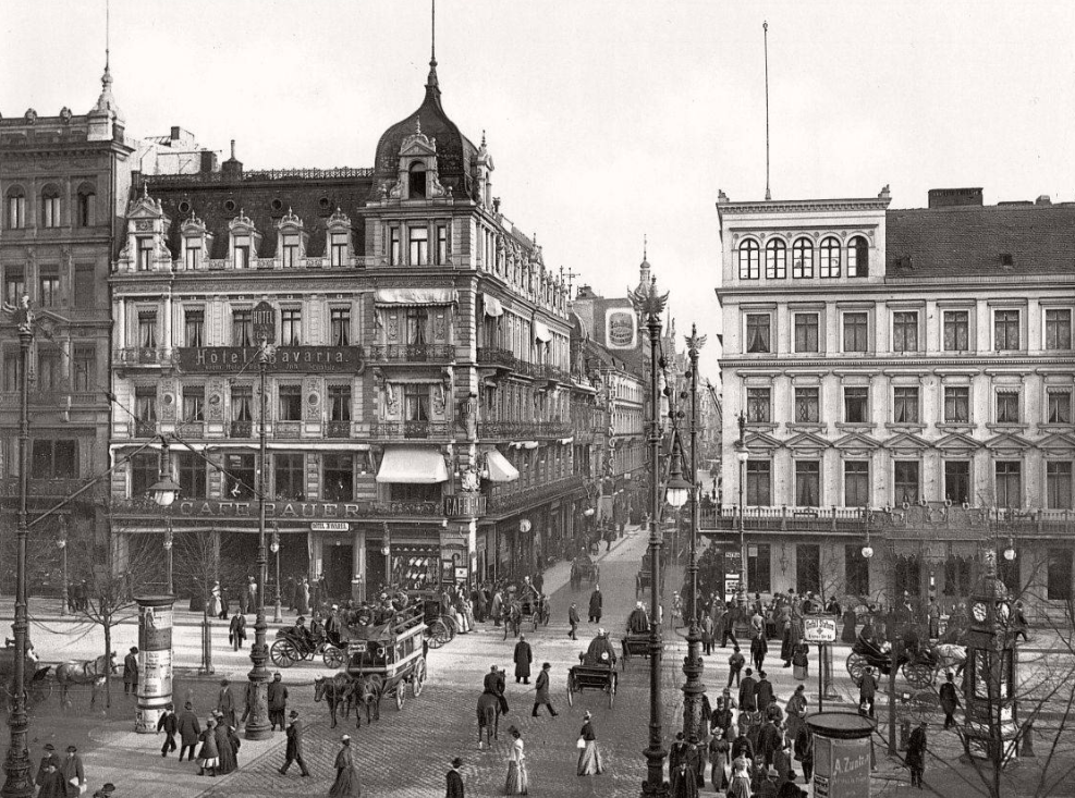 1914-1945年期间，柏林城市的曲折发展历程