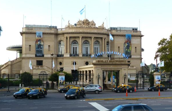 阿根廷现代化进程“黄金时代”的形成原因